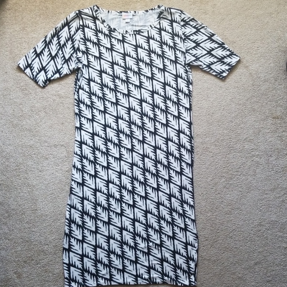 LuLaRoe Julia. Size large.